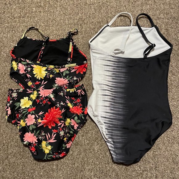 Girls bathing suits - Picture 2 of 4